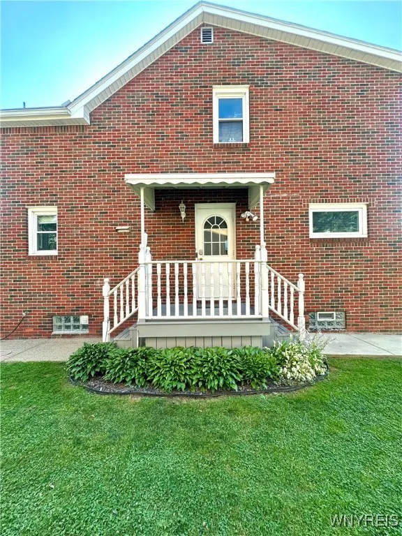 93 Century Drive Drive, West Seneca, New York 1422, West Seneca, New York 14224, 4 Bedrooms Bedrooms, ,2 BathroomsBathrooms,Residential,Closed,93 Century Drive Drive, West Seneca, New York 1422,0,B1622236