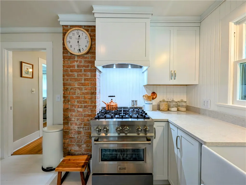 4 East Jefferson Road, Pittsford, New York 14534, Pittsford, New York 14534, 3 Bedrooms Bedrooms, 6 Rooms Rooms,1 BathroomBathrooms,Residential,Closed,4 East Jefferson Road, Pittsford, New York 14534,0,R1619952