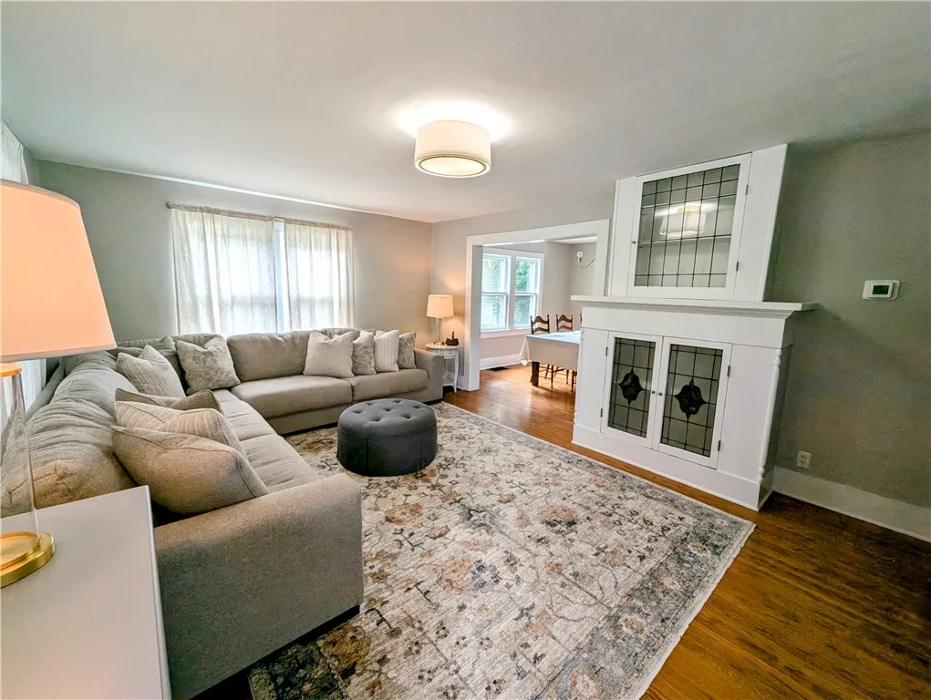4 East Jefferson Road, Pittsford, New York 14534, Pittsford, New York 14534, 3 Bedrooms Bedrooms, 6 Rooms Rooms,1 BathroomBathrooms,Residential,Closed,4 East Jefferson Road, Pittsford, New York 14534,0,R1619952