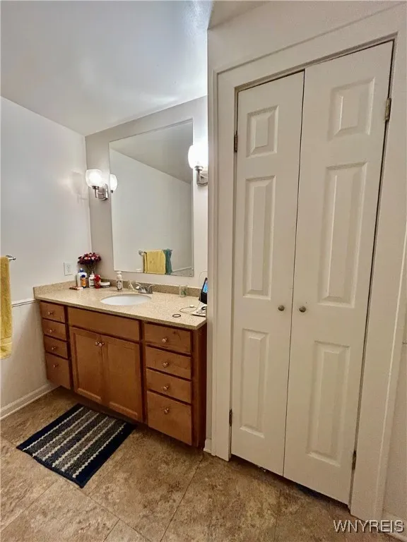 307 Summer Street 1, Buffalo, New York 14222, Buffalo, New York 14222, 2 Bedrooms Bedrooms, 5 Rooms Rooms,1 BathroomBathrooms,Residential Lease,For Rent,307 Summer Street 1, Buffalo, New York 14222,B1621686