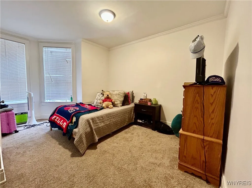 307 Summer Street 1, Buffalo, New York 14222, Buffalo, New York 14222, 2 Bedrooms Bedrooms, 5 Rooms Rooms,1 BathroomBathrooms,Residential Lease,For Rent,307 Summer Street 1, Buffalo, New York 14222,B1621686