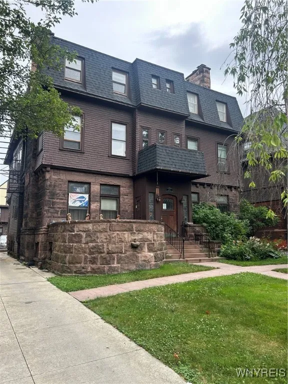 307 Summer Street 1, Buffalo, New York 14222, Buffalo, New York 14222, 2 Bedrooms Bedrooms, 5 Rooms Rooms,1 BathroomBathrooms,Residential Lease,For Rent,307 Summer Street 1, Buffalo, New York 14222,B1621686