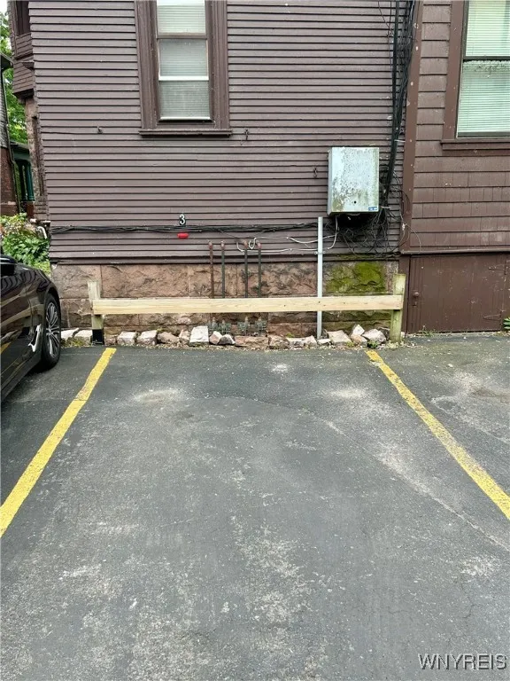 307 Summer Street 1, Buffalo, New York 14222, Buffalo, New York 14222, 2 Bedrooms Bedrooms, 5 Rooms Rooms,1 BathroomBathrooms,Residential Lease,For Rent,307 Summer Street 1, Buffalo, New York 14222,B1621686