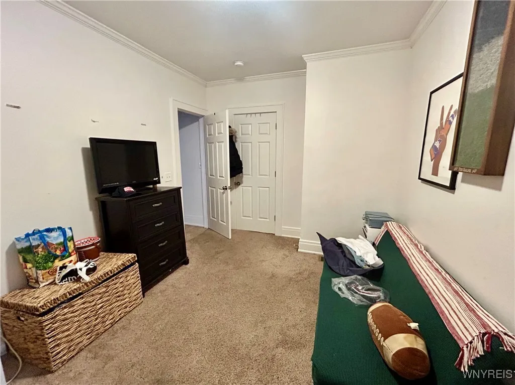 307 Summer Street 1, Buffalo, New York 14222, Buffalo, New York 14222, 2 Bedrooms Bedrooms, 5 Rooms Rooms,1 BathroomBathrooms,Residential Lease,For Rent,307 Summer Street 1, Buffalo, New York 14222,B1621686