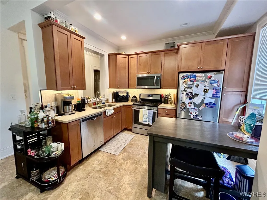 307 Summer Street 1, Buffalo, New York 14222, Buffalo, New York 14222, 2 Bedrooms Bedrooms, 5 Rooms Rooms,1 BathroomBathrooms,Residential Lease,For Rent,307 Summer Street 1, Buffalo, New York 14222,B1621686