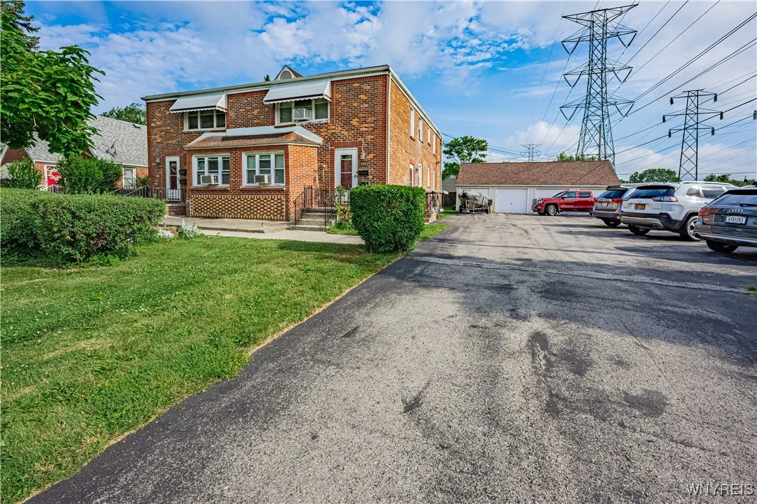 806 Cleveland Drive, Cheektowaga, New York 14225, Cheektowaga, New York 14225, 8 Bedrooms Bedrooms, ,4 BathroomsBathrooms,Residential,For Sale,806 Cleveland Drive, Cheektowaga, New York 14225,B1622355