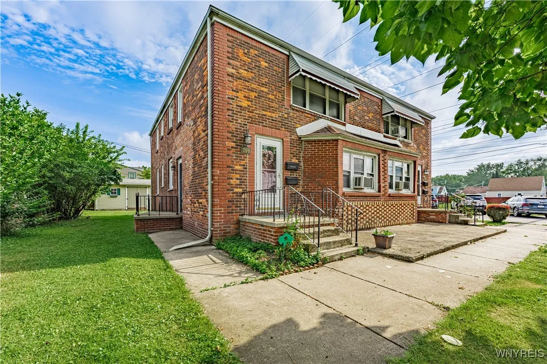 806 Cleveland Drive, Cheektowaga, New York 14225, Cheektowaga, New York 14225, 8 Bedrooms Bedrooms, ,4 BathroomsBathrooms,Residential,For Sale,806 Cleveland Drive, Cheektowaga, New York 14225,B1622355