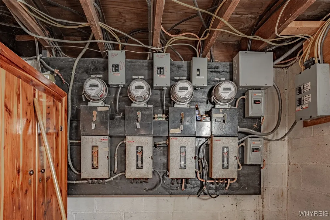 806 Cleveland Drive, Cheektowaga, New York 14225, Cheektowaga, New York 14225, 8 Bedrooms Bedrooms, ,4 BathroomsBathrooms,Residential,For Sale,806 Cleveland Drive, Cheektowaga, New York 14225,B1622355