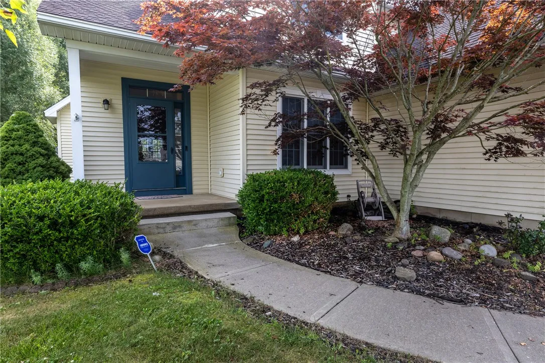 203 Upland Run, Horseheads, New York 14845, Horseheads, New York 14845, 4 Bedrooms Bedrooms, 11 Rooms Rooms,2 BathroomsBathrooms,Residential,Closed,203 Upland Run, Horseheads, New York 14845,0,R1622219