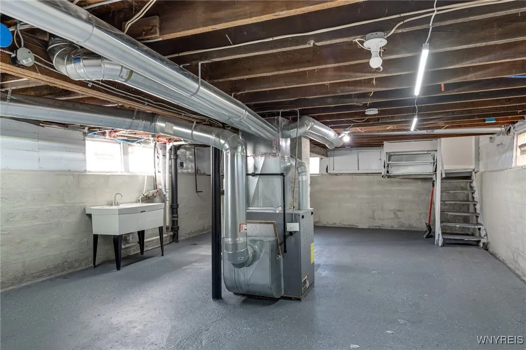 40 Decker Street, Buffalo, New York 14215, Buffalo, New York 14215, 4 Bedrooms Bedrooms, 7 Rooms Rooms,1 BathroomBathrooms,Residential,For Sale,40 Decker Street, Buffalo, New York 14215,B1622409