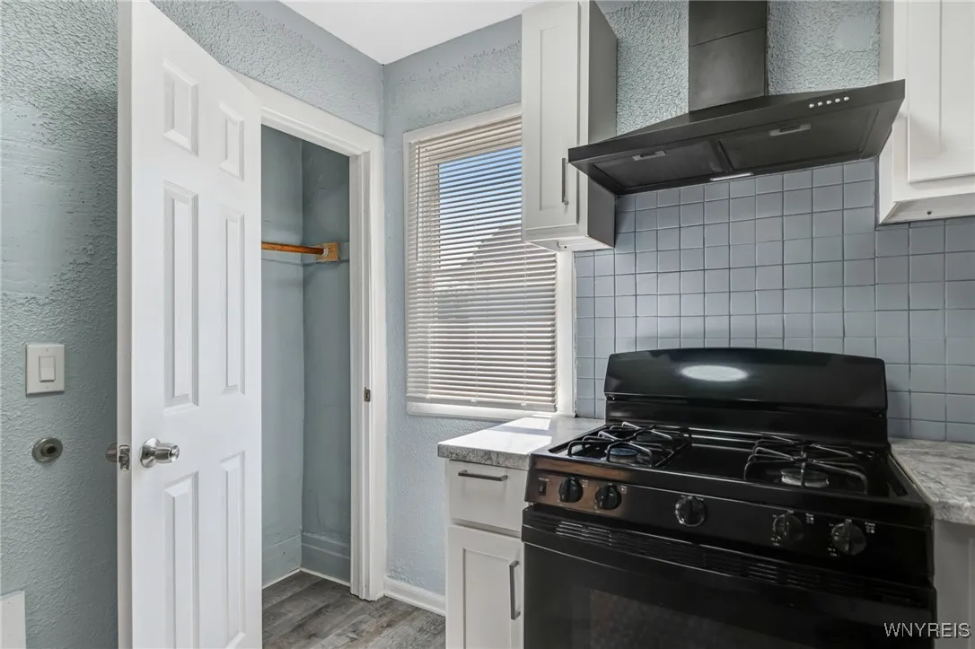 40 Decker Street, Buffalo, New York 14215, Buffalo, New York 14215, 4 Bedrooms Bedrooms, 7 Rooms Rooms,1 BathroomBathrooms,Residential,For Sale,40 Decker Street, Buffalo, New York 14215,B1622409