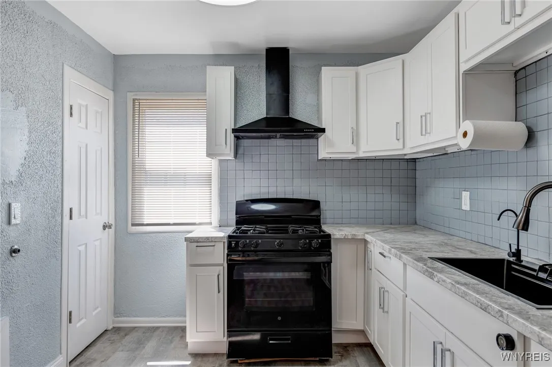 40 Decker Street, Buffalo, New York 14215, Buffalo, New York 14215, 4 Bedrooms Bedrooms, 7 Rooms Rooms,1 BathroomBathrooms,Residential,For Sale,40 Decker Street, Buffalo, New York 14215,B1622409