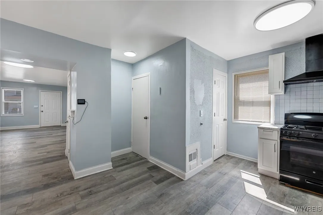 40 Decker Street, Buffalo, New York 14215, Buffalo, New York 14215, 4 Bedrooms Bedrooms, 7 Rooms Rooms,1 BathroomBathrooms,Residential,For Sale,40 Decker Street, Buffalo, New York 14215,B1622409