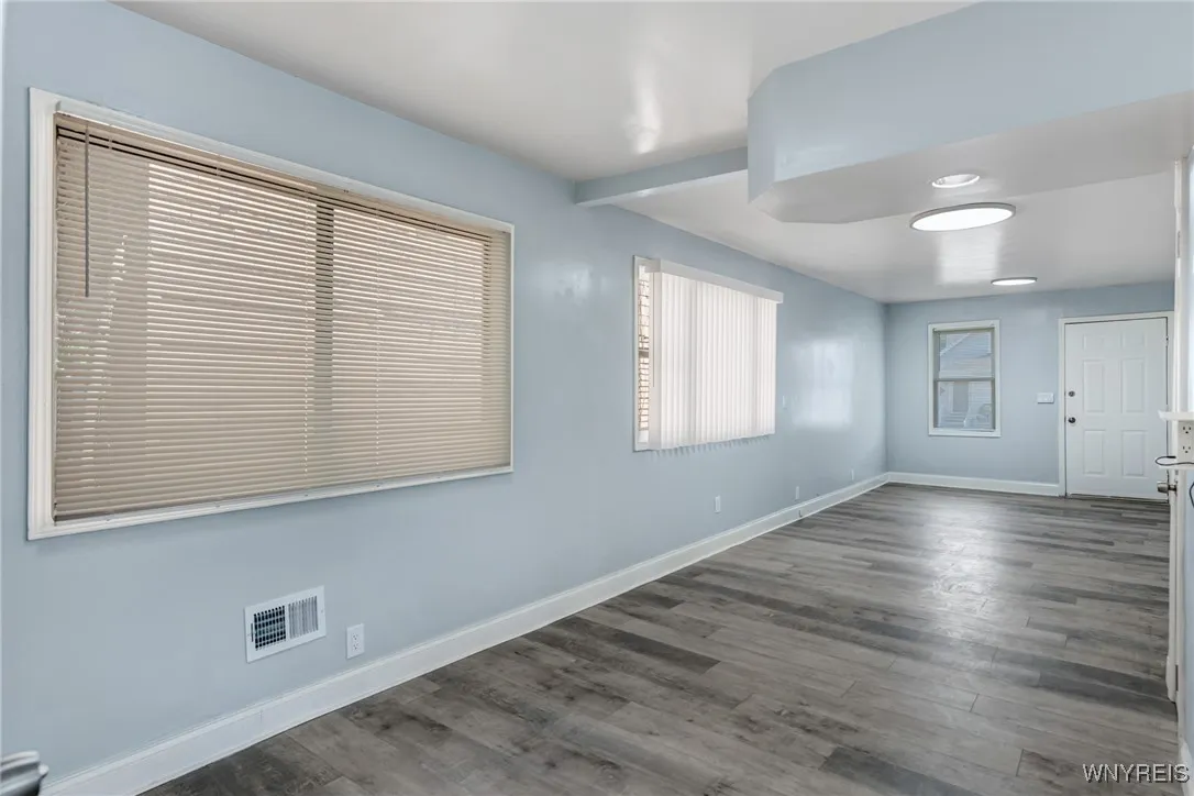 40 Decker Street, Buffalo, New York 14215, Buffalo, New York 14215, 4 Bedrooms Bedrooms, 7 Rooms Rooms,1 BathroomBathrooms,Residential,For Sale,40 Decker Street, Buffalo, New York 14215,B1622409