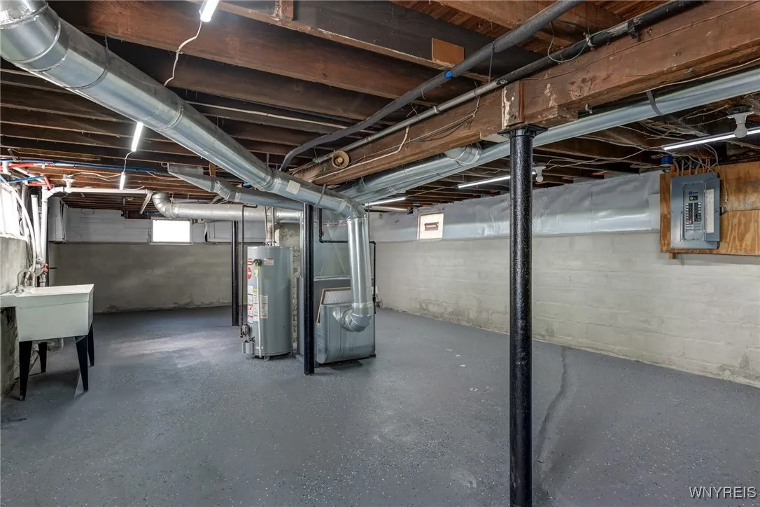 40 Decker Street, Buffalo, New York 14215, Buffalo, New York 14215, 4 Bedrooms Bedrooms, 7 Rooms Rooms,1 BathroomBathrooms,Residential,For Sale,40 Decker Street, Buffalo, New York 14215,B1622409