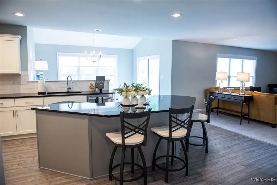 WORK ISLAND WITH GRANITE