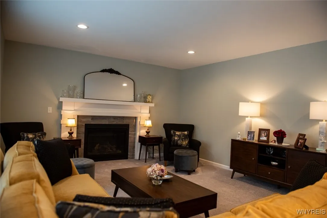 GENEROUS SIZE FAMILY ROOM