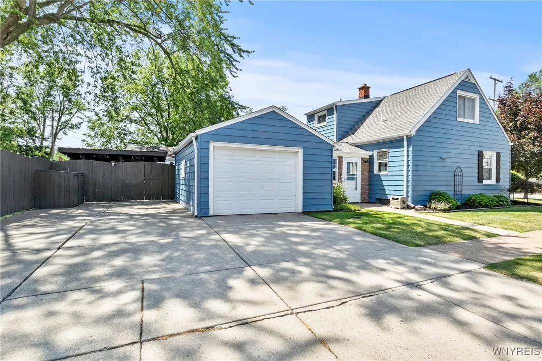 715 Brighton Road, Tonawanda, New York 14150, Tonawanda, New York 14150, 4 Bedrooms Bedrooms, 9 Rooms Rooms,2 BathroomsBathrooms,Residential,For Sale,715 Brighton Road, Tonawanda, New York 14150,B1622390