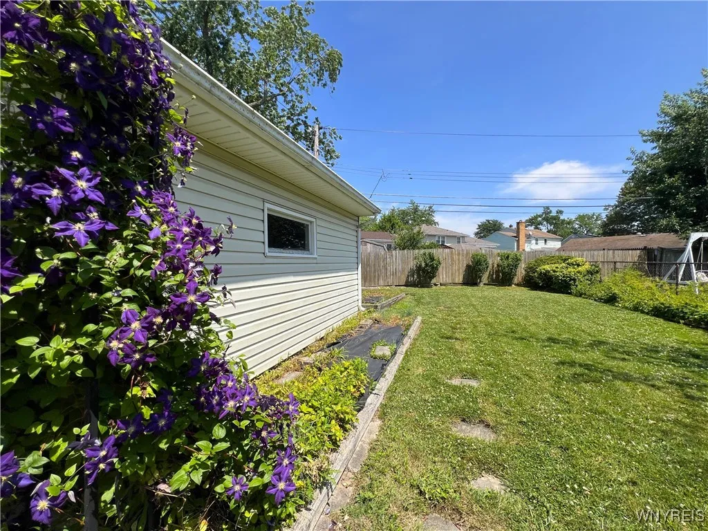 67 Nadon Place, Tonawanda, New York 14150, Tonawanda, New York 14150, 3 Bedrooms Bedrooms, 7 Rooms Rooms,1 BathroomBathrooms,Residential,For Sale,67 Nadon Place, Tonawanda, New York 14150,B1622031