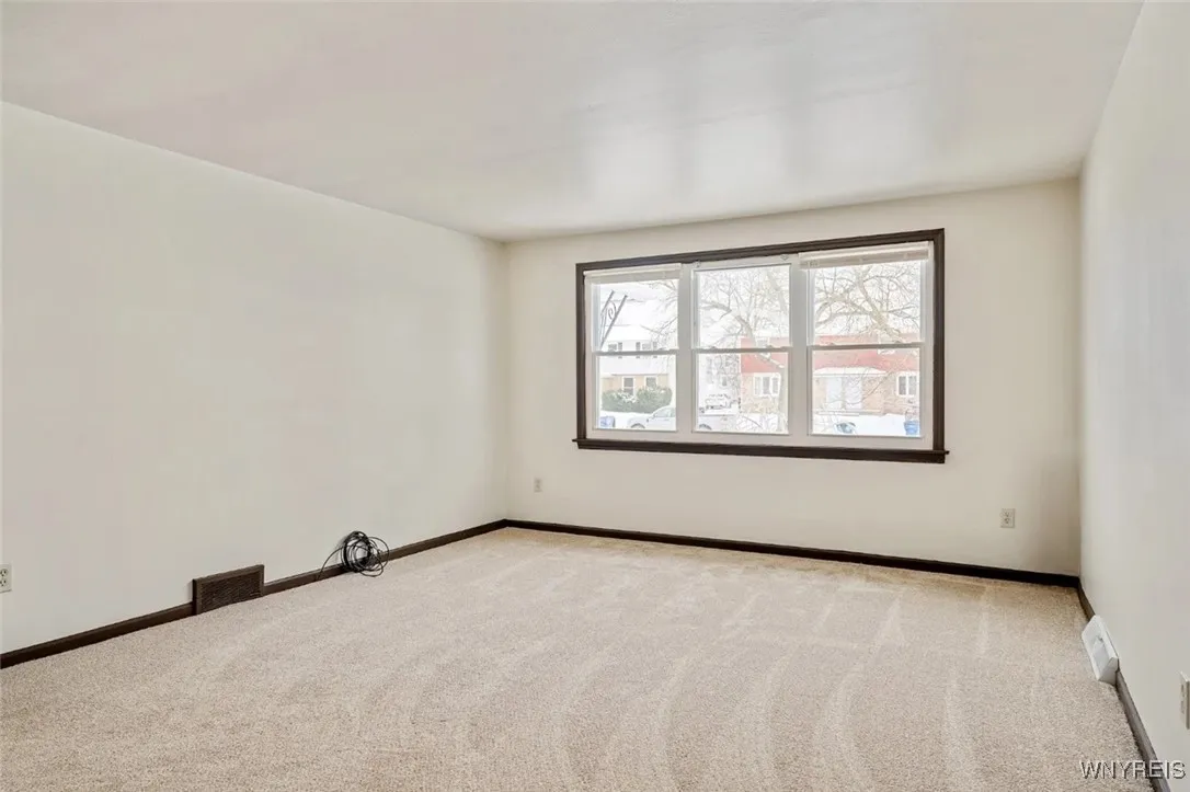 335 Sundridge, Amherst, New York 14428, Amherst, New York 14428, 3 Bedrooms Bedrooms, 4 Rooms Rooms,1 BathroomBathrooms,Residential Lease,For Rent,335 Sundridge, Amherst, New York 14428,B1621994
