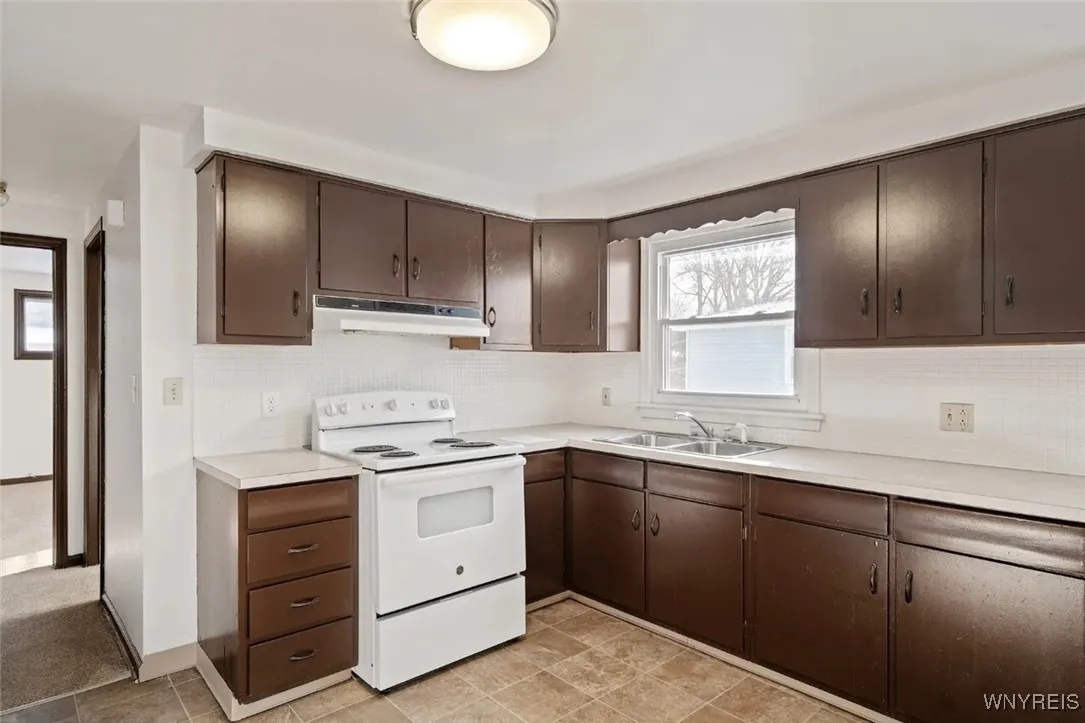 317 Sundridge Drive, Amherst, New York 14228, Amherst, New York 14228, 3 Bedrooms Bedrooms, 4 Rooms Rooms,1 BathroomBathrooms,Residential Lease,For Rent,317 Sundridge Drive, Amherst, New York 14228,B1621979