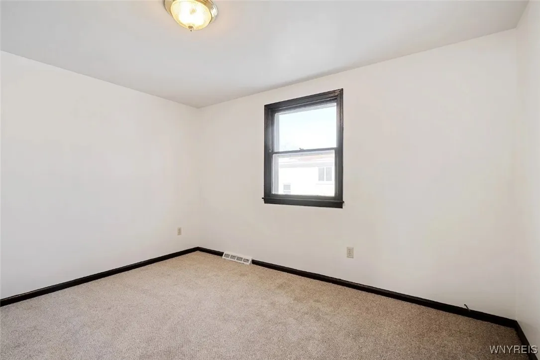 317 Sundridge Drive, Amherst, New York 14228, Amherst, New York 14228, 3 Bedrooms Bedrooms, 4 Rooms Rooms,1 BathroomBathrooms,Residential Lease,For Rent,317 Sundridge Drive, Amherst, New York 14228,B1621979