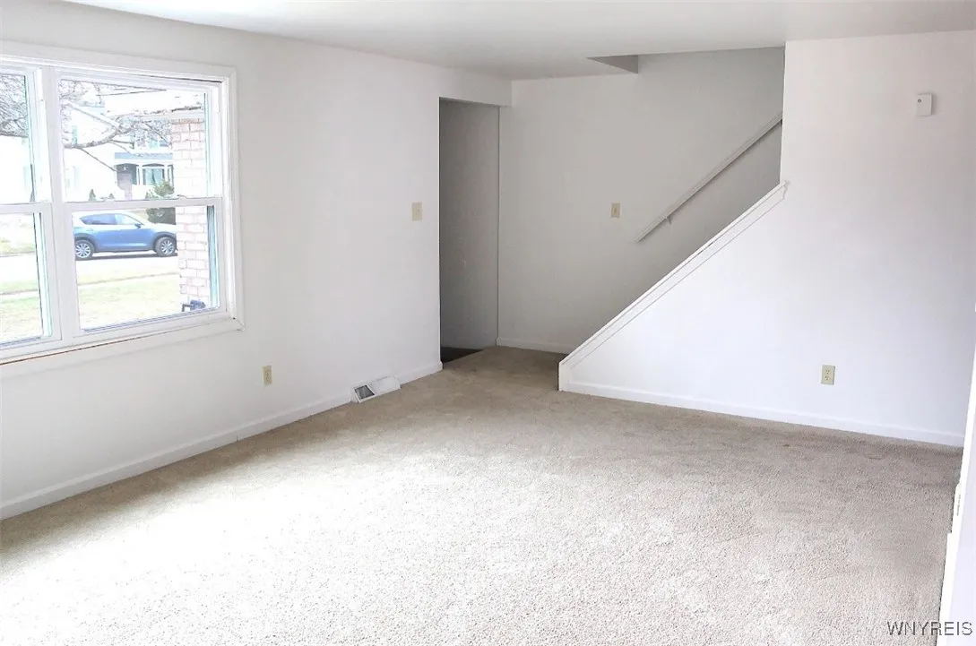 300 Sundridge Drive, Amherst, New York 14228, Amherst, New York 14228, 3 Bedrooms Bedrooms, 4 Rooms Rooms,1 BathroomBathrooms,Residential Lease,For Rent,300 Sundridge Drive, Amherst, New York 14228,B1621965