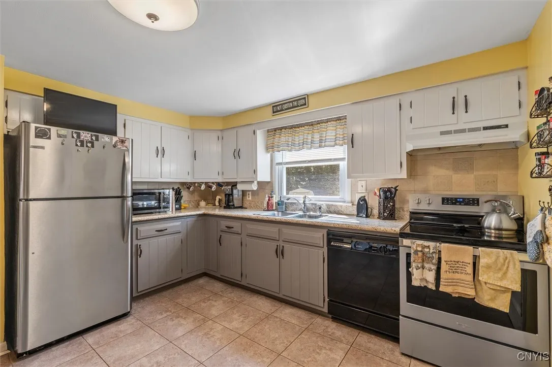 105 Dubiel Avenue, Geddes, New York 13209, Geddes, New York 13209, 4 Bedrooms Bedrooms, 8 Rooms Rooms,2 BathroomsBathrooms,Residential,For Sale,105 Dubiel Avenue, Geddes, New York 13209,S1622210