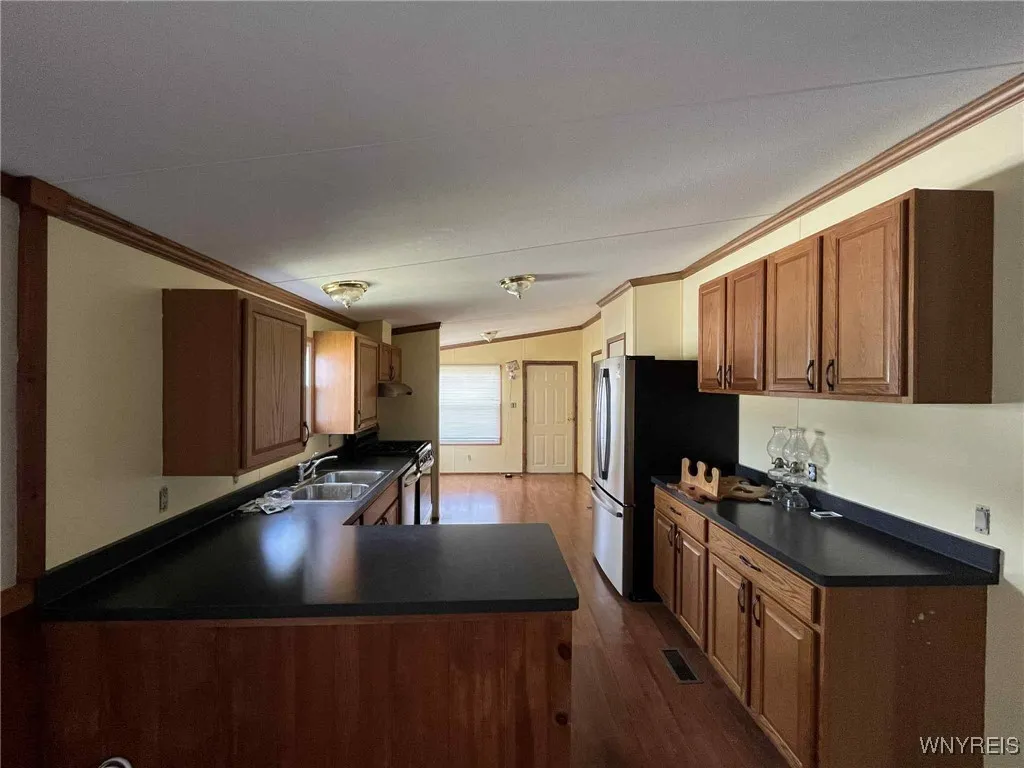 643 Birchwood Drive, Lockport Town, New York 14094, Lockport Town, New York 14094, 3 Bedrooms Bedrooms, 6 Rooms Rooms,2 BathroomsBathrooms,Residential,For Sale,643 Birchwood Drive, Lockport Town, New York 14094,B1622369
