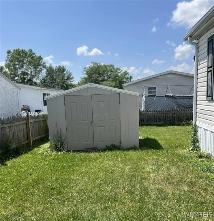 643 Birchwood Drive, Lockport Town, New York 14094, Lockport Town, New York 14094, 3 Bedrooms Bedrooms, 6 Rooms Rooms,2 BathroomsBathrooms,Residential,For Sale,643 Birchwood Drive, Lockport Town, New York 14094,B1622369