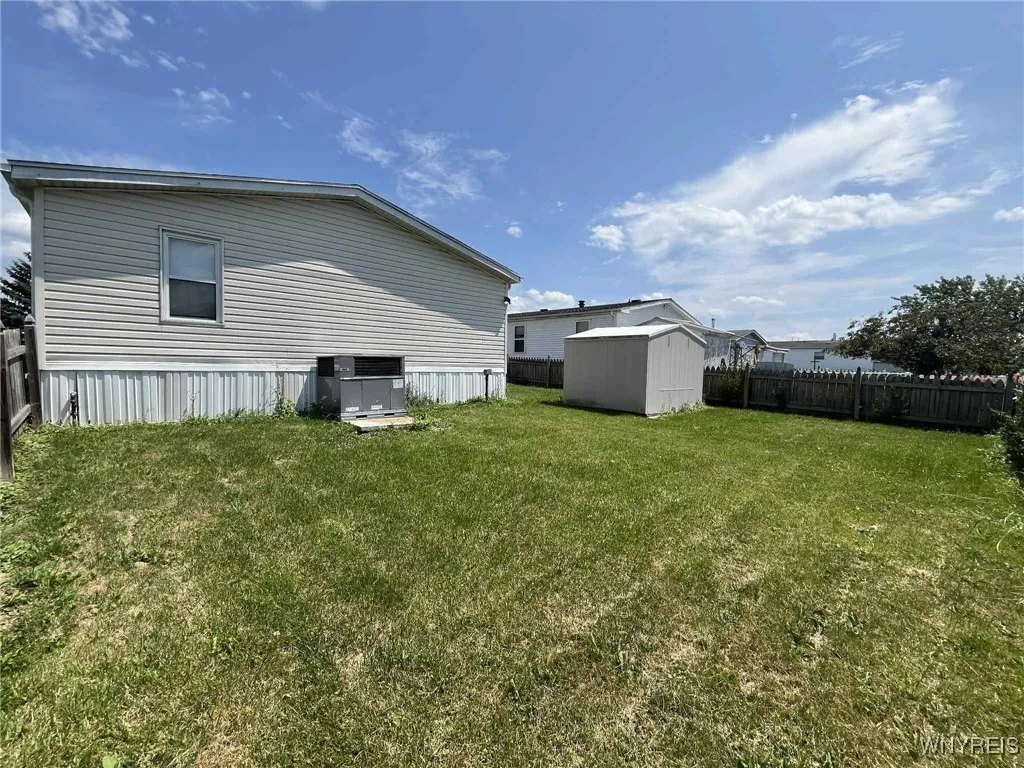 643 Birchwood Drive, Lockport Town, New York 14094, Lockport Town, New York 14094, 3 Bedrooms Bedrooms, 6 Rooms Rooms,2 BathroomsBathrooms,Residential,For Sale,643 Birchwood Drive, Lockport Town, New York 14094,B1622369