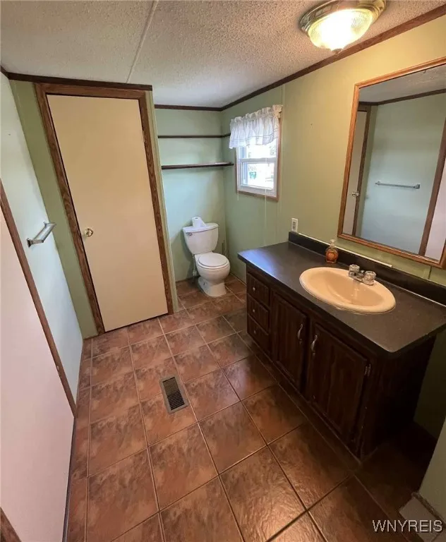 643 Birchwood Drive, Lockport Town, New York 14094, Lockport Town, New York 14094, 3 Bedrooms Bedrooms, 6 Rooms Rooms,2 BathroomsBathrooms,Residential,For Sale,643 Birchwood Drive, Lockport Town, New York 14094,B1622369