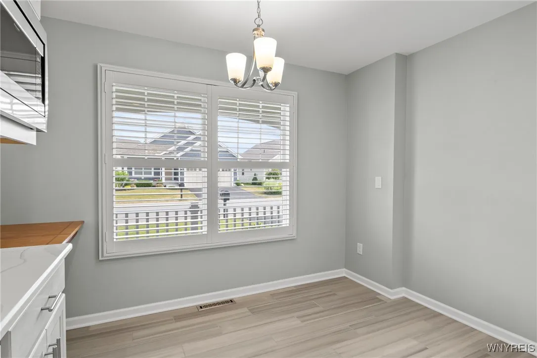29 Raine Drive, Amherst, New York 14221, Amherst, New York 14221, 2 Bedrooms Bedrooms, 5 Rooms Rooms,2 BathroomsBathrooms,Residential,For Sale,29 Raine Drive, Amherst, New York 14221,B1622329