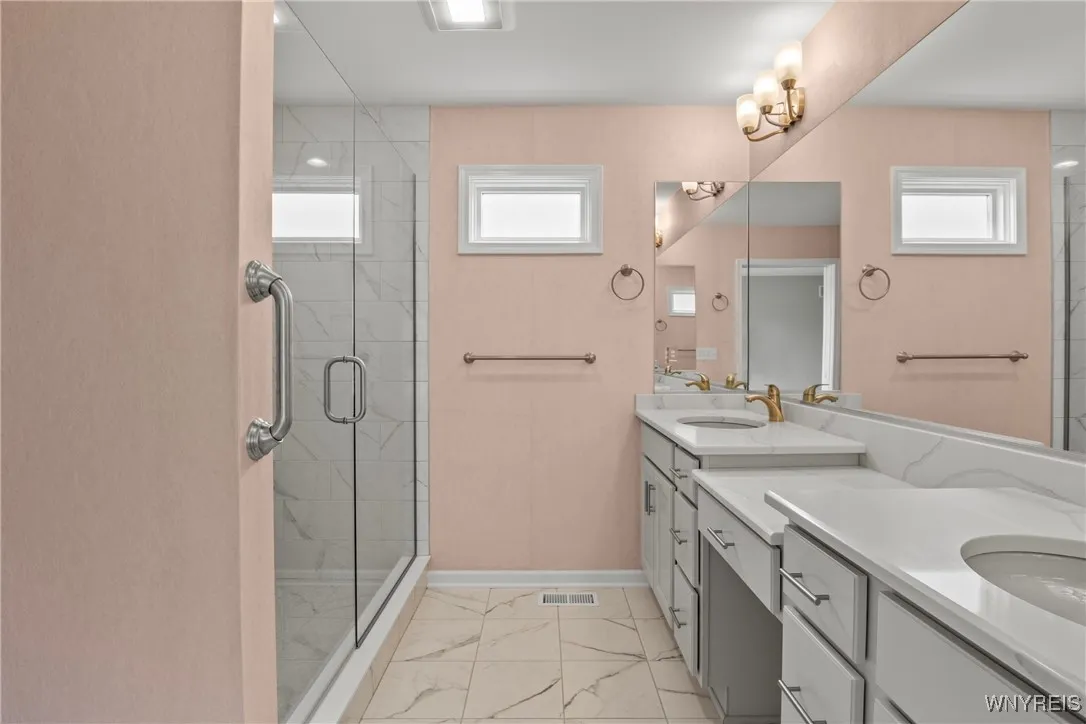 29 Raine Drive, Amherst, New York 14221, Amherst, New York 14221, 2 Bedrooms Bedrooms, 5 Rooms Rooms,2 BathroomsBathrooms,Residential,For Sale,29 Raine Drive, Amherst, New York 14221,B1622329
