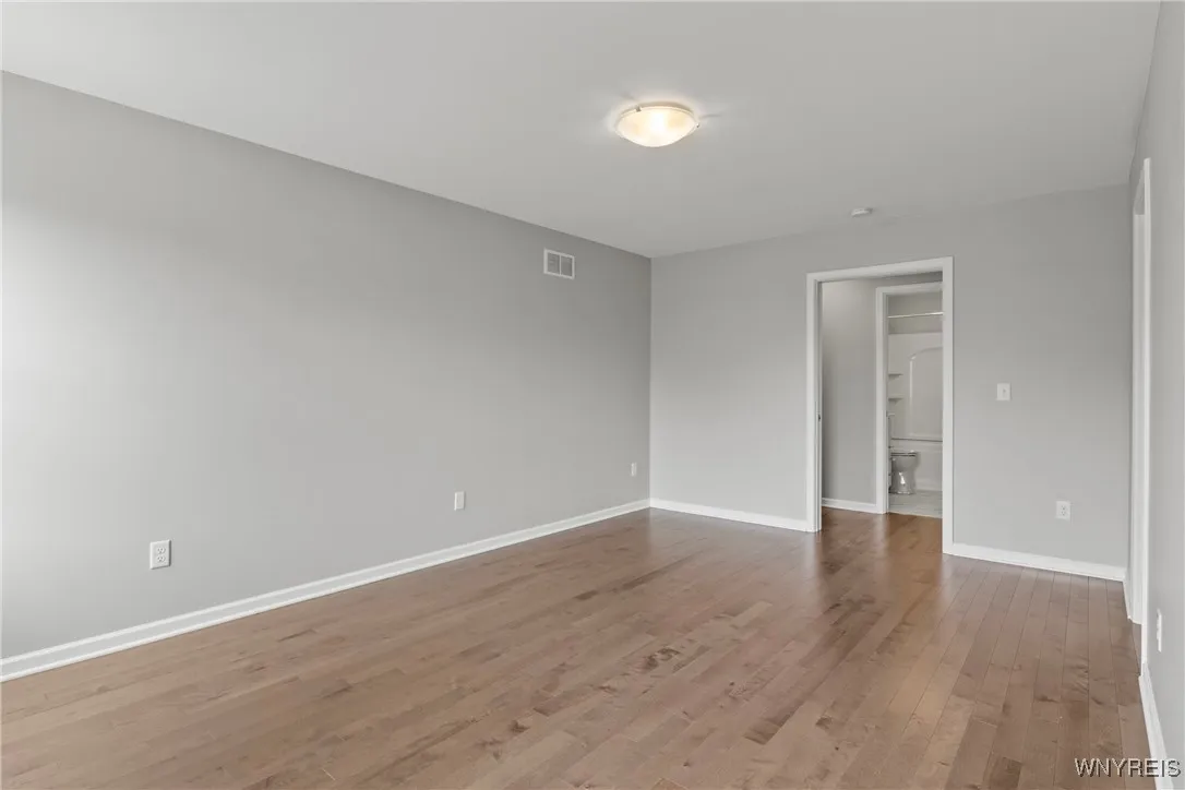 29 Raine Drive, Amherst, New York 14221, Amherst, New York 14221, 2 Bedrooms Bedrooms, 5 Rooms Rooms,2 BathroomsBathrooms,Residential,For Sale,29 Raine Drive, Amherst, New York 14221,B1622329