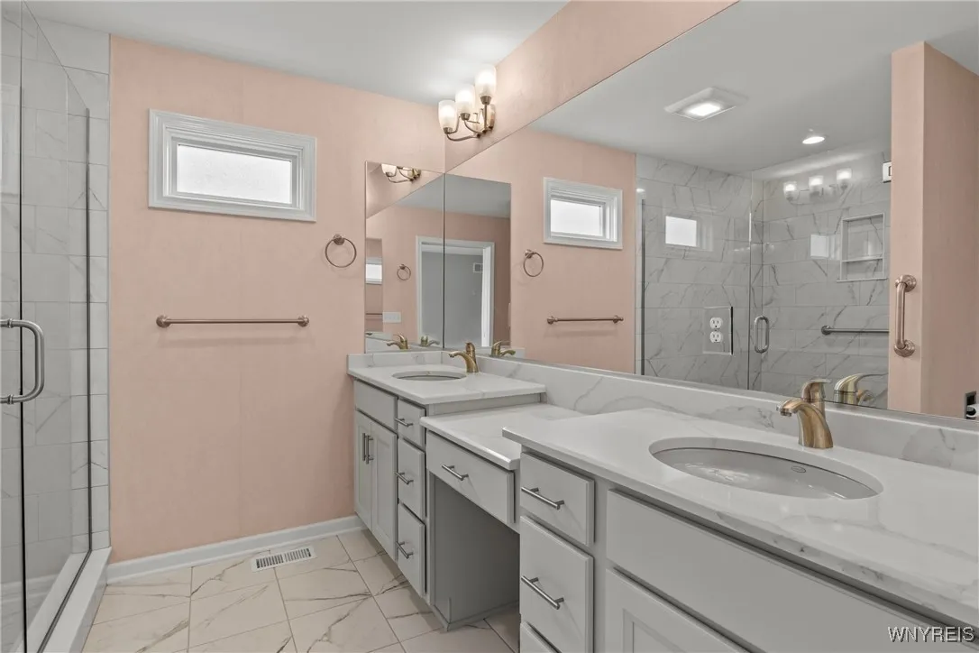 29 Raine Drive, Amherst, New York 14221, Amherst, New York 14221, 2 Bedrooms Bedrooms, 5 Rooms Rooms,2 BathroomsBathrooms,Residential,For Sale,29 Raine Drive, Amherst, New York 14221,B1622329