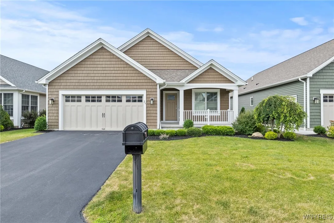 29 Raine Drive, Amherst, New York 14221, Amherst, New York 14221, 2 Bedrooms Bedrooms, 5 Rooms Rooms,2 BathroomsBathrooms,Residential,For Sale,29 Raine Drive, Amherst, New York 14221,B1622329