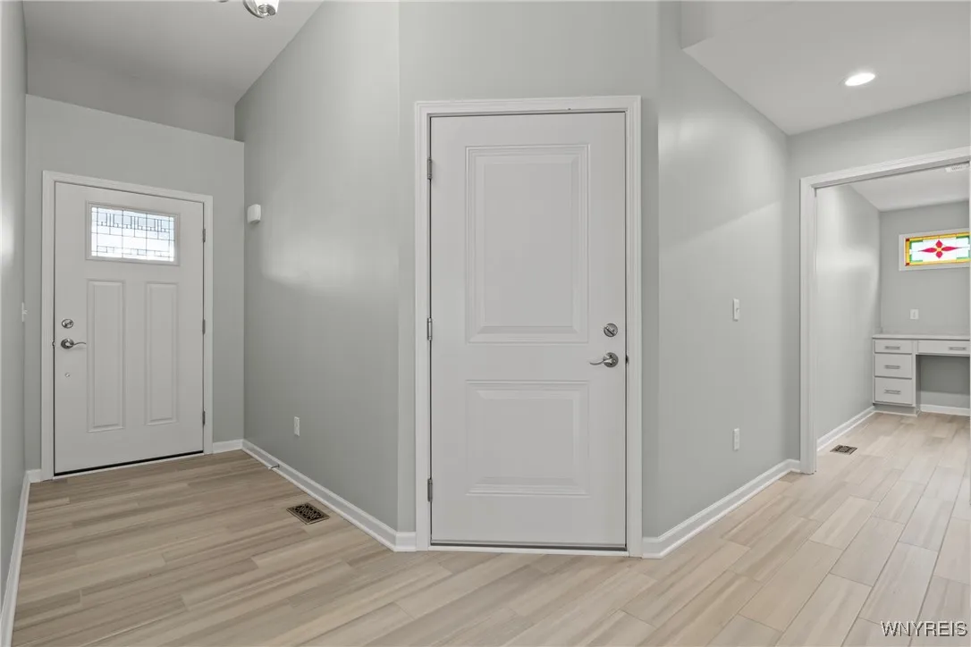 29 Raine Drive, Amherst, New York 14221, Amherst, New York 14221, 2 Bedrooms Bedrooms, 5 Rooms Rooms,2 BathroomsBathrooms,Residential,For Sale,29 Raine Drive, Amherst, New York 14221,B1622329