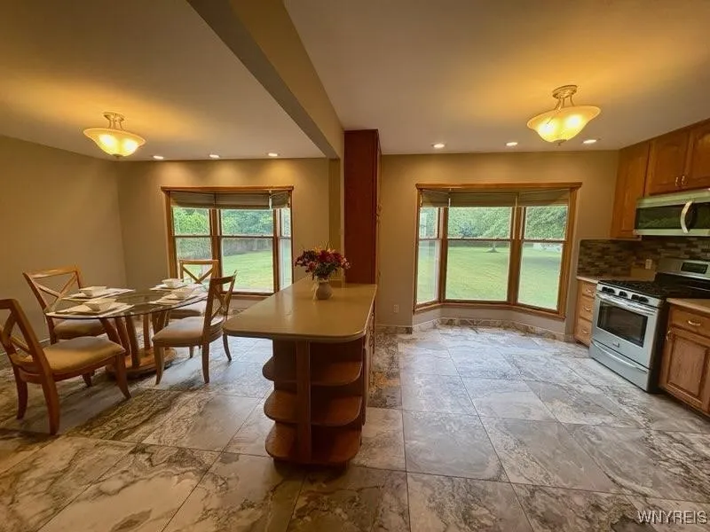 1594 Lakeview Road, Hamburg, New York 14085, Hamburg, New York 14085, 3 Bedrooms Bedrooms, 8 Rooms Rooms,2 BathroomsBathrooms,Residential,For Sale,1594 Lakeview Road, Hamburg, New York 14085,B1619878