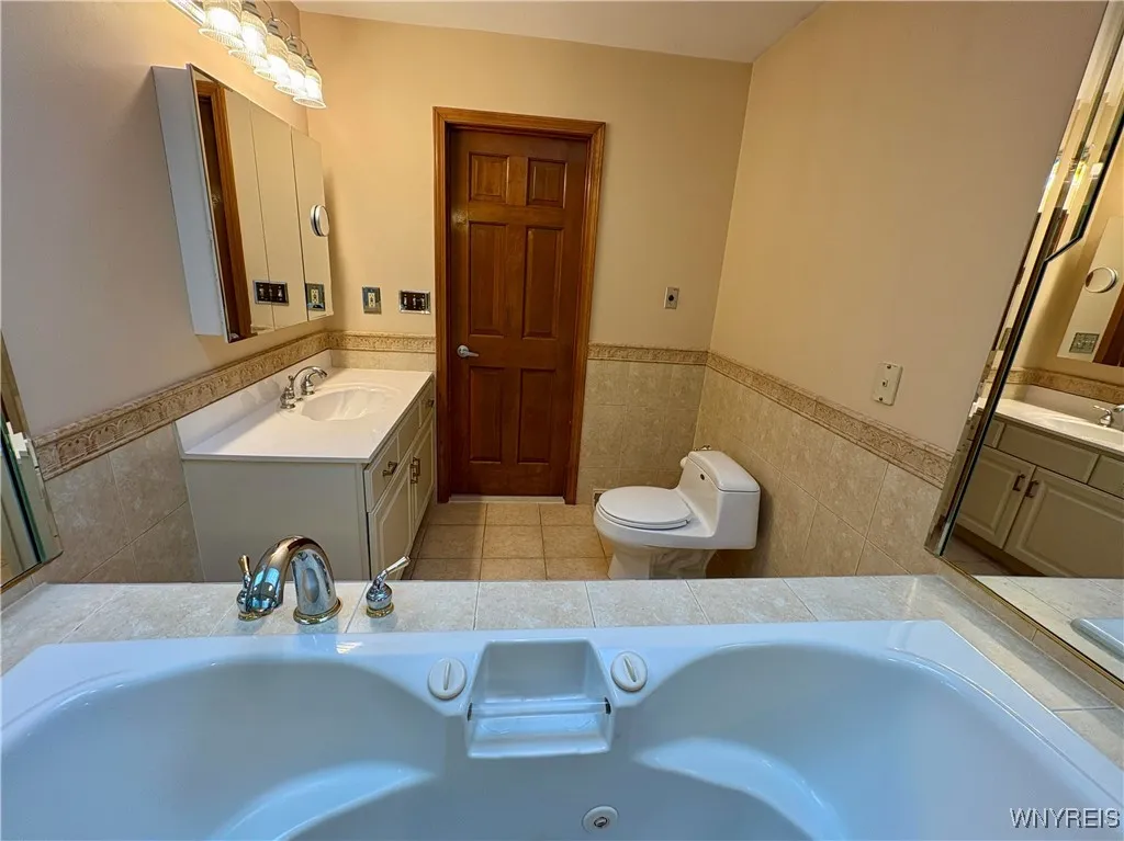 1594 Lakeview Road, Hamburg, New York 14085, Hamburg, New York 14085, 3 Bedrooms Bedrooms, 8 Rooms Rooms,2 BathroomsBathrooms,Residential,For Sale,1594 Lakeview Road, Hamburg, New York 14085,B1619878