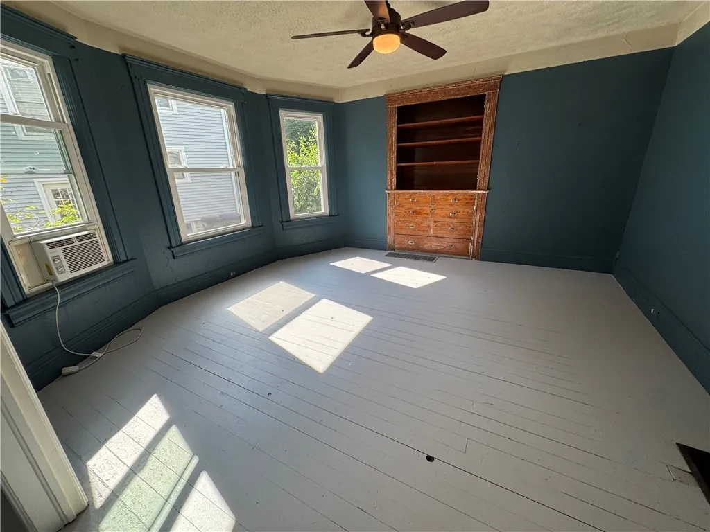 220 West Avenue, Canandaigua City, New York 14424, Canandaigua City, New York 14424, 4 Bedrooms Bedrooms, 9 Rooms Rooms,1 BathroomBathrooms,Residential,Closed,220 West Avenue, Canandaigua City, New York 14424,0,R1620811