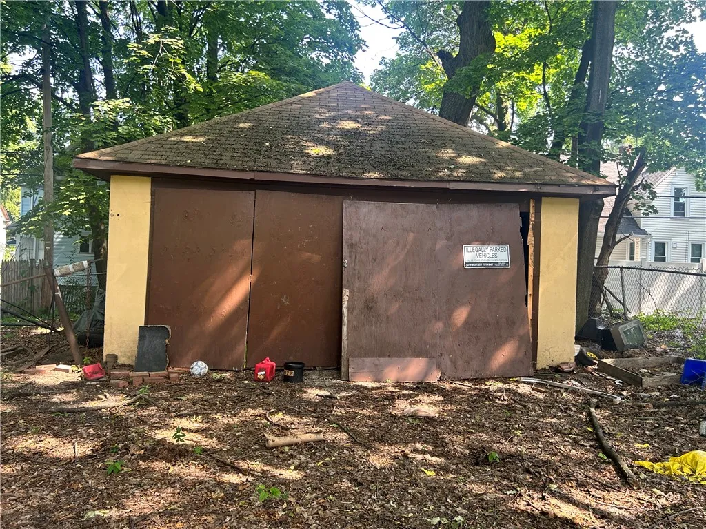 182 Parsells Avenue, Rochester, New York 14609, Rochester, New York 14609, 6 Bedrooms Bedrooms, ,4 BathroomsBathrooms,Residential,For Sale,182 Parsells Avenue, Rochester, New York 14609,R1622451