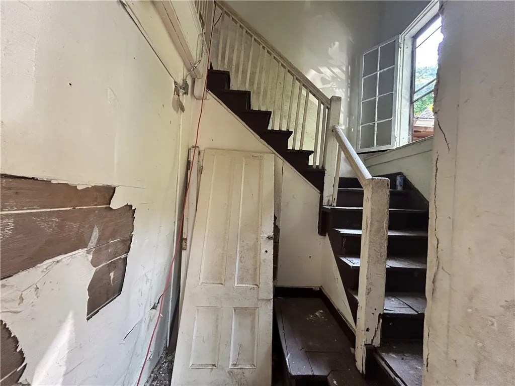 182 Parsells Avenue, Rochester, New York 14609, Rochester, New York 14609, 6 Bedrooms Bedrooms, ,4 BathroomsBathrooms,Residential,For Sale,182 Parsells Avenue, Rochester, New York 14609,R1622451