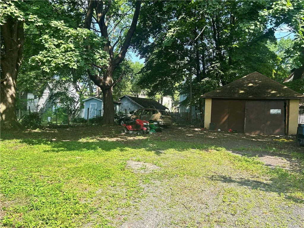 182 Parsells Avenue, Rochester, New York 14609, Rochester, New York 14609, 6 Bedrooms Bedrooms, ,4 BathroomsBathrooms,Residential,For Sale,182 Parsells Avenue, Rochester, New York 14609,R1622451