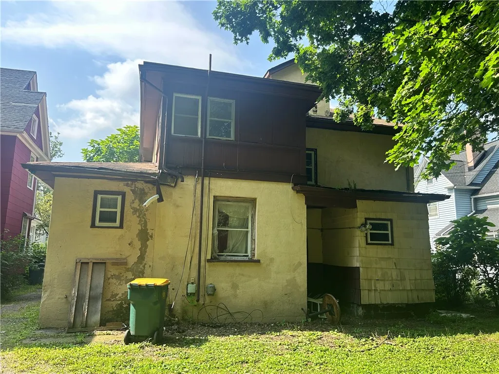 182 Parsells Avenue, Rochester, New York 14609, Rochester, New York 14609, 6 Bedrooms Bedrooms, ,4 BathroomsBathrooms,Residential,For Sale,182 Parsells Avenue, Rochester, New York 14609,R1622451