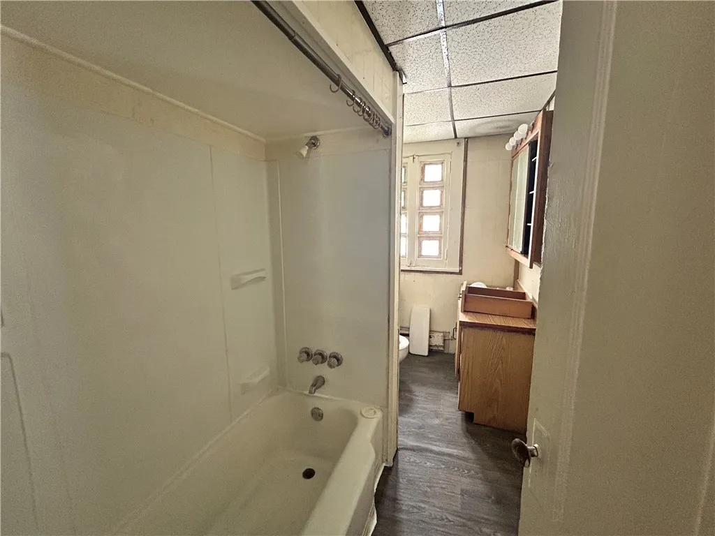 182 Parsells Avenue, Rochester, New York 14609, Rochester, New York 14609, 6 Bedrooms Bedrooms, ,4 BathroomsBathrooms,Residential,For Sale,182 Parsells Avenue, Rochester, New York 14609,R1622451