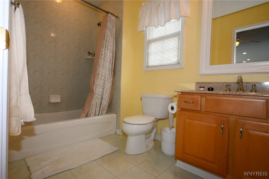 Second floor full bathroom