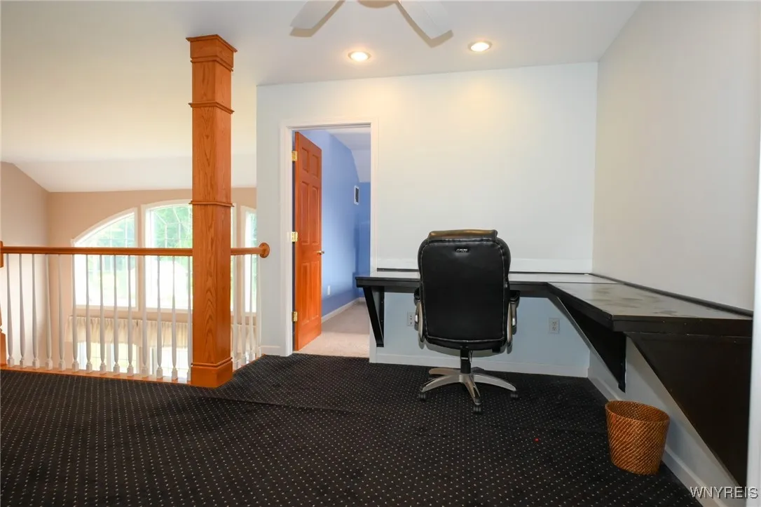 Loft area, great space for office, study area