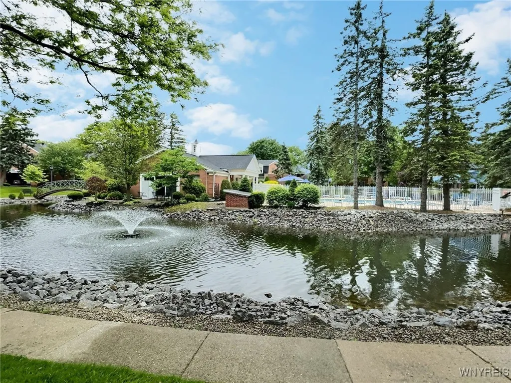 27 Hickory Hill Rd B, Amherst, New York 14221, Amherst, New York 14221, 2 Bedrooms Bedrooms, 5 Rooms Rooms,2 BathroomsBathrooms,Residential,For Sale,27 Hickory Hill Rd B, Amherst, New York 14221,B1622456