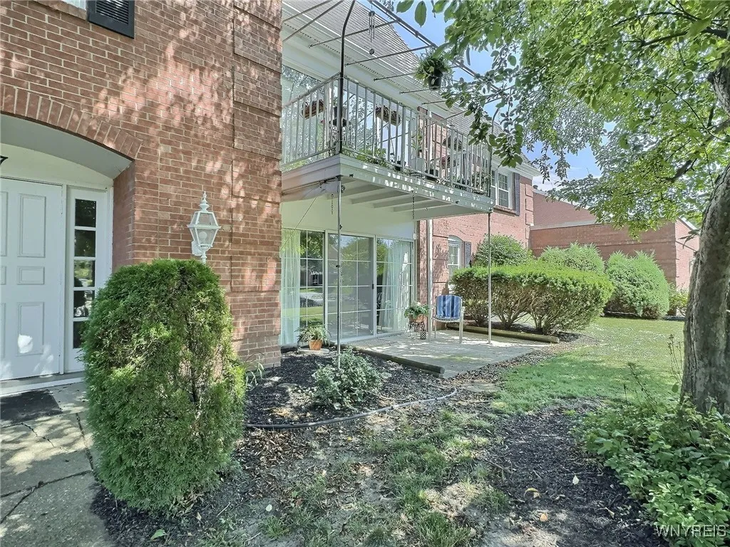 27 Hickory Hill Rd B, Amherst, New York 14221, Amherst, New York 14221, 2 Bedrooms Bedrooms, 5 Rooms Rooms,2 BathroomsBathrooms,Residential,For Sale,27 Hickory Hill Rd B, Amherst, New York 14221,B1622456